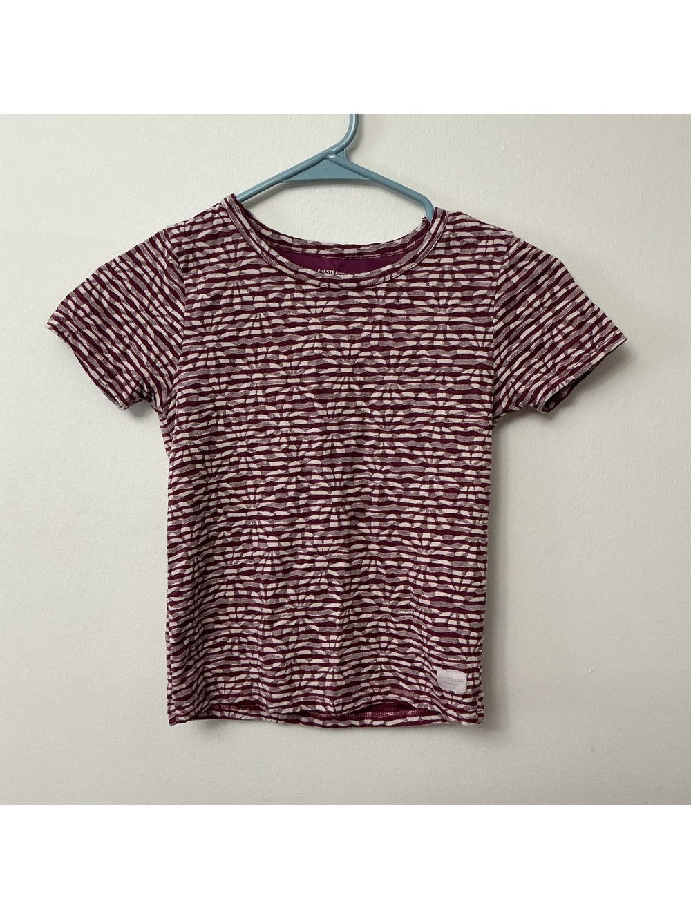 Levi Strauss Signature girls Short Sleeve Striped T-Shirt in Burgundy and White